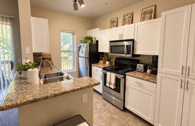 2 Bed 2 Bath | Cottonwood Heights Gallery 4