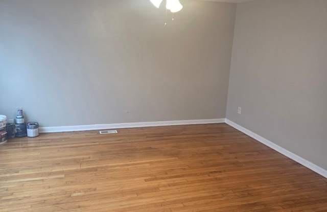 Updated 5-Bedroom Brick Ranch with Finished Basement Gallery 3