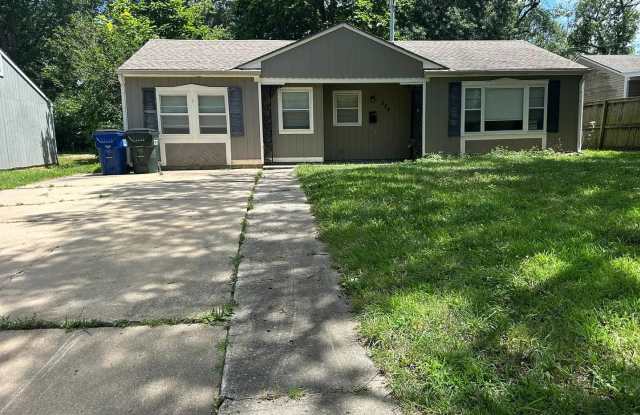 Charming 3-Bedroom Home with Fenced Yard in a Quiet Lawrence Neighborhood! photos photos