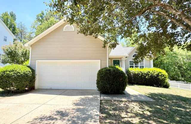 Fantastic 3 BR House w/ Inviting Floor Plan in Kernodle/NW School District Gallery 3