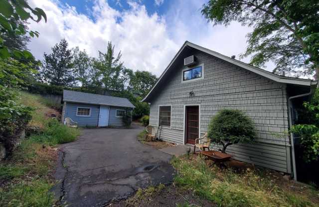 1320 Madrone St - 1320 Madrone Street, Ashland, OR 97520