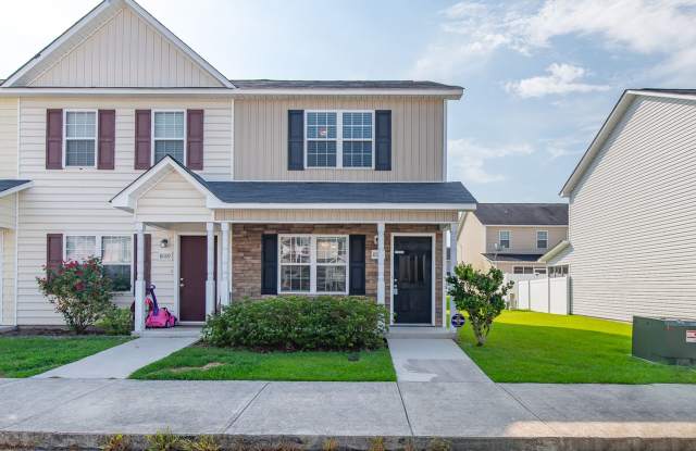 Charming 2-Bedroom Townhouse with Fenced Yard – 8011 Banister Loop, Jacksonville, NC 28546 photos photos