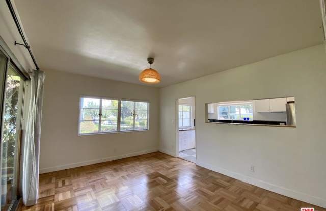 5483 VILLAGE Green Gallery 4