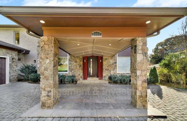 2011 Sharon Ave - 2011 Sharon Avenue, Charlotte, NC 28211