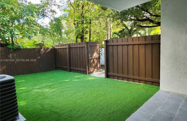 1901 NW S River Dr photos photos