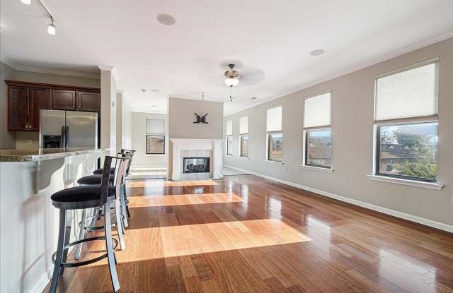 Spacious 2BR Condo in Downtown Memphis with 2-Car Garage photos photos Spacious 2BR Condo in Downtown Memphis with 2-Car Garage photos photos