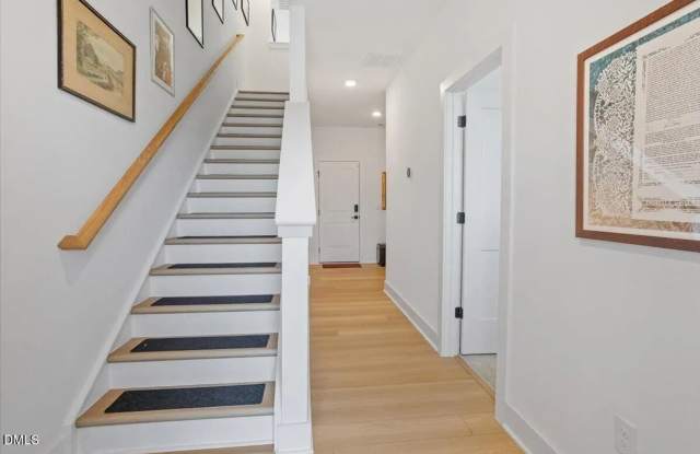 Room in 3 Bedroom Home at Billingshurst Wy Gallery 4