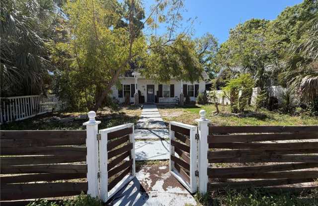 2516 3RD AVENUE S photos photos