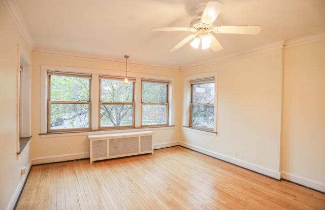 7703 North Sheridan Rd. photos photos