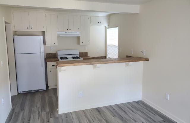 596 Friendly Ln Gallery 3
