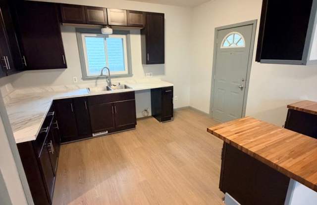 Single-Family Home | 3 bed & 1 bath  | Great Location | Near Downtown! Gallery 1
