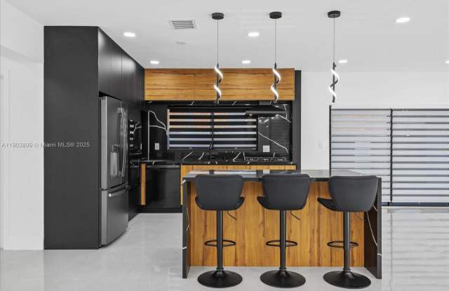 19511 NE 18th Pl photos photos