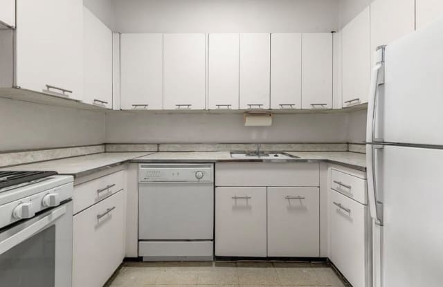 25 Sutton Pl S # 7998 Gallery 1