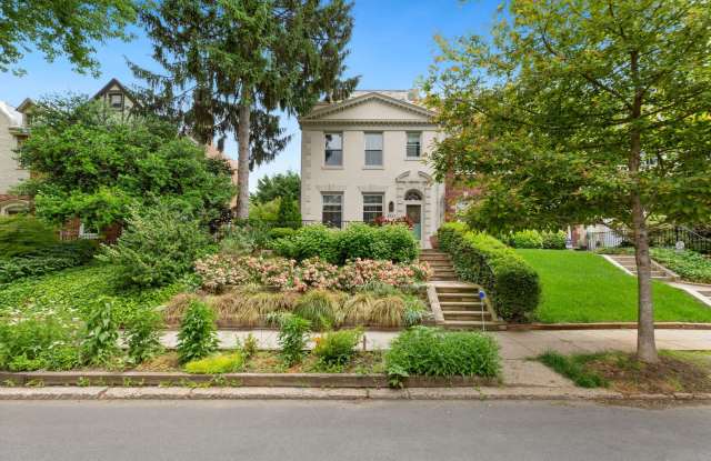 Available Now! 4 Bedroom 3.5 Bathroom Townhouse //Woodley Park// Garage, Driveway  3 Levels of Living Space! photos photos