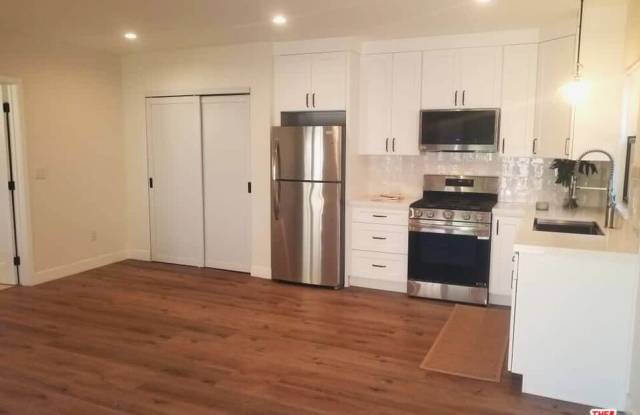 1122 S Crescent Heights Blvd photos photos