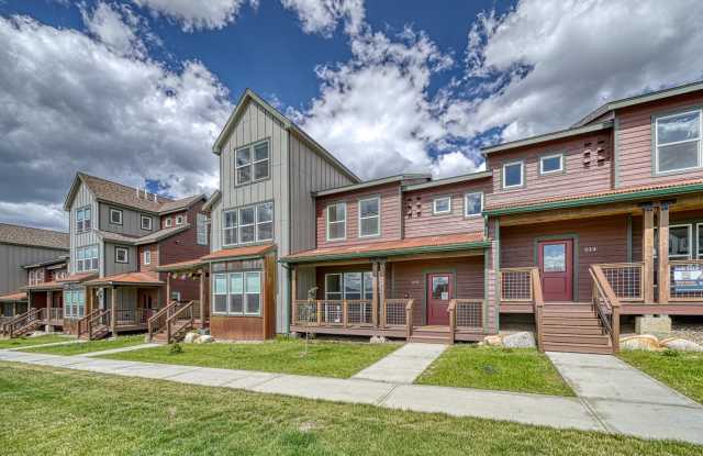 302 Mcclary Park Gallery 1