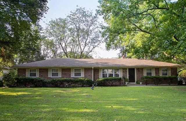 3-Bedroom, 3 Bath Single Family for Rent in Kansas City, MO |  Front and Back yard & Modern Kitchen Gallery 1