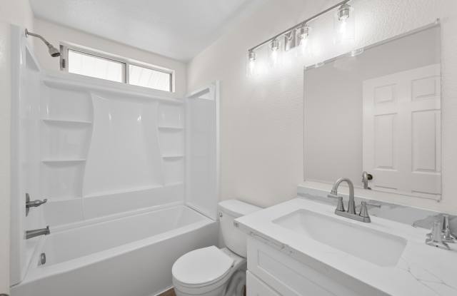 683 Jonquil St photos photos