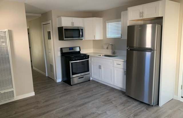 Nice 3 bedroom unit with Pool! photos photos Nice 3 bedroom unit with Pool! photos photos