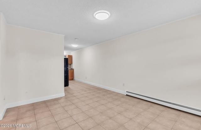 455 Ocean Boulevard Gallery 3
