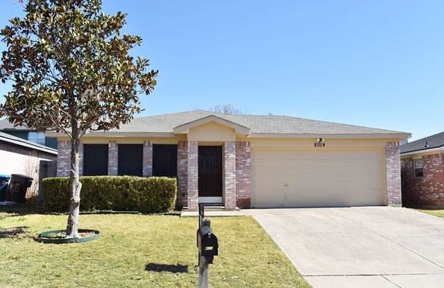 8104 Iris Circle - 8104 Iris Circle, Fort Worth, TX 76137