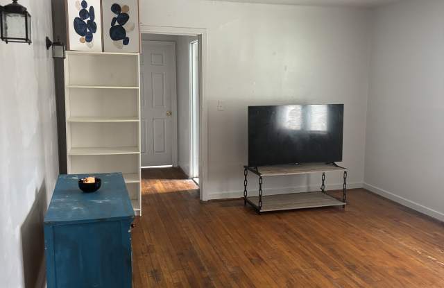 1616 18th Street Southwest Gallery 4