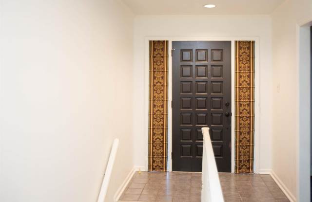 1506 Alberta Drive Gallery 3