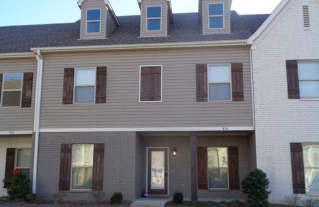 4 Bed/4.5 Bath Gallery 1