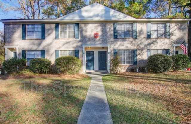 300 Crestview Drive photos photos