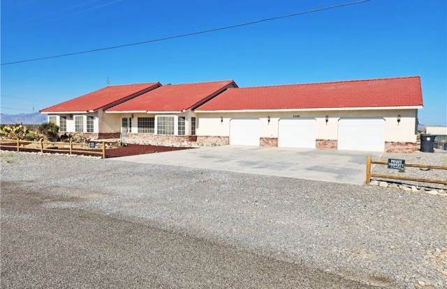 3260 Helicopter Avenue photos photos