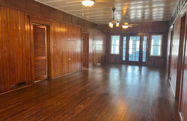 171 N RIVER Drive Gallery 4