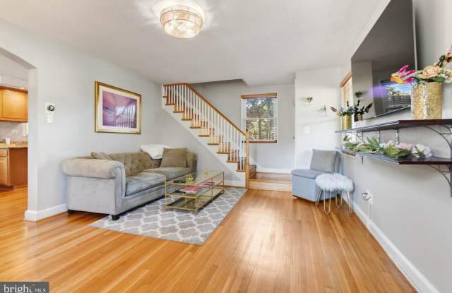 4727 ARLINGTON Boulevard Gallery 4