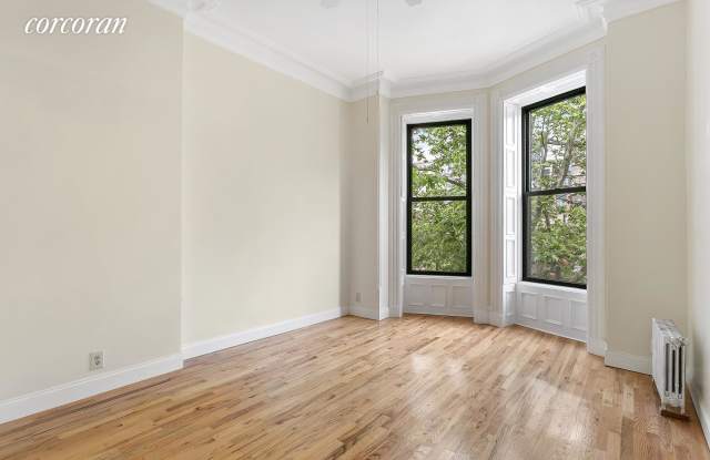 483 Clinton Avenue Gallery 3