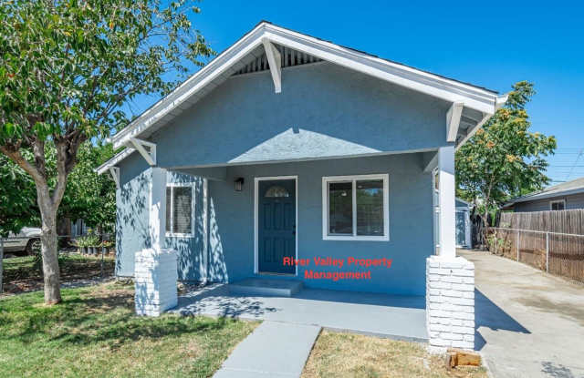 Coming Soon! Adorable remodeled Cottage, 3+2, CHA, Garage, fenced yard, close to Christian Brothers High School photos photos