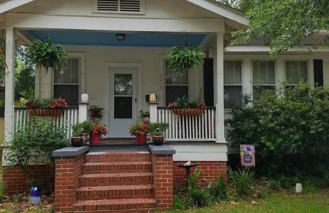 Cozy Two Bedroom Home In Park Circle - 1018 Bethany Street, North Charleston, SC 29405
