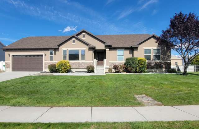 Large and Spacious Lehi Home photos photos
