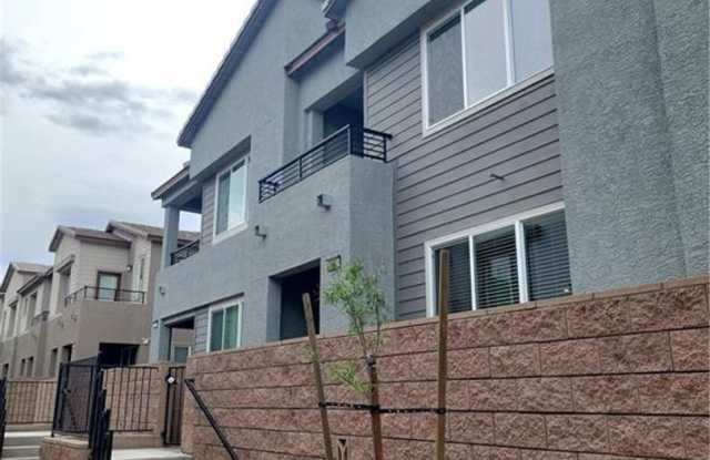 Brand-New Henderson Townhome with Dual Balconies in Gated Community photos photos