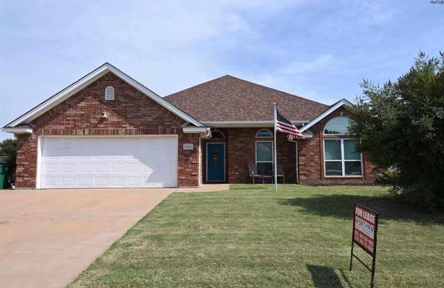 Large Iowa Park Home With Pool photos photos