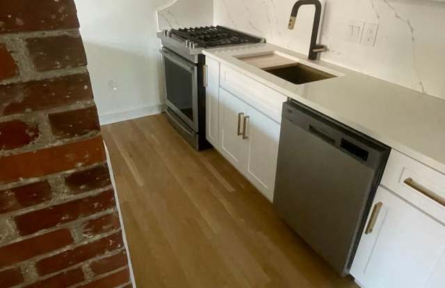 Rare, nicely updated 2 bed in Brookline for under $3000!!! photos photos