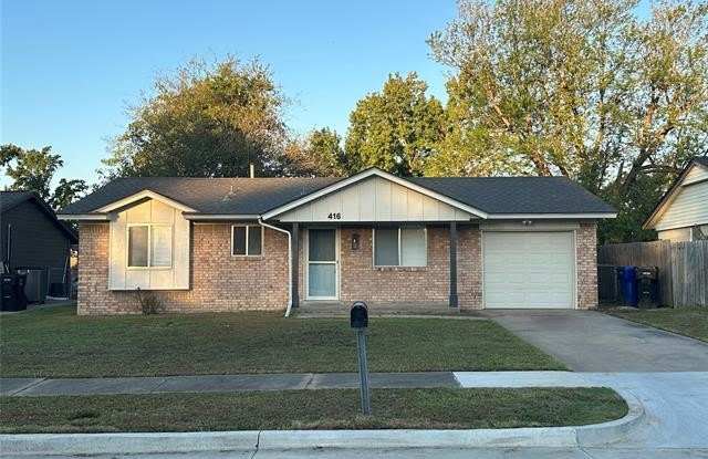 416 S Hickory Place Gallery 1