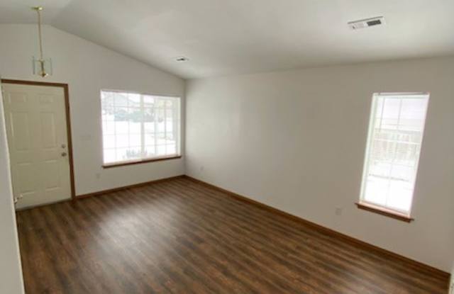 SINGLE FAMILY HOME ON MARIGOLD (APP#120) Gallery 3