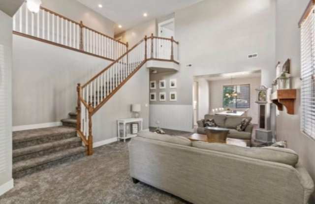 Stunning Home in Spring Creek Ranch! Gallery 3