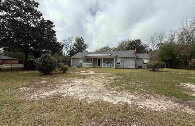 3801 N 12th Ave - 3801 North 12th Avenue, Pensacola, FL 32503