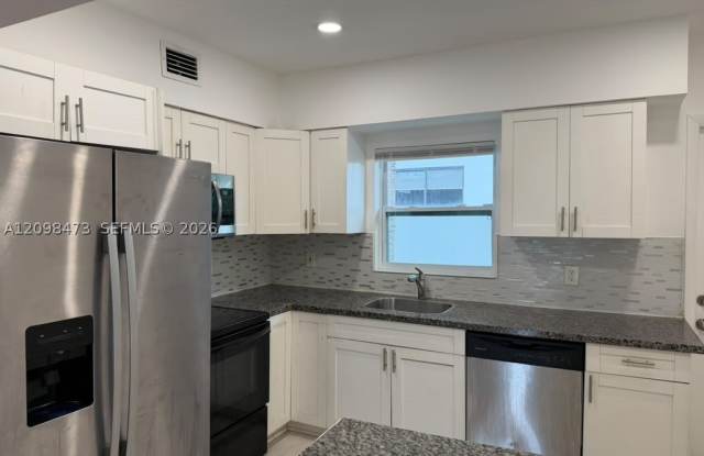 9780 Bay Harbor Ter Gallery 4