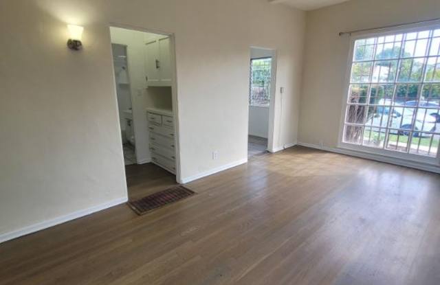519 N Gardner St - 519 North Gardner Street, Los Angeles, CA 90036