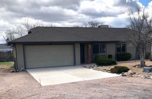 Cute 3 Bedroom with RV/Boat Parking in Prescott Valley - 3523 North Dale Drive, Prescott Valley, AZ 86314