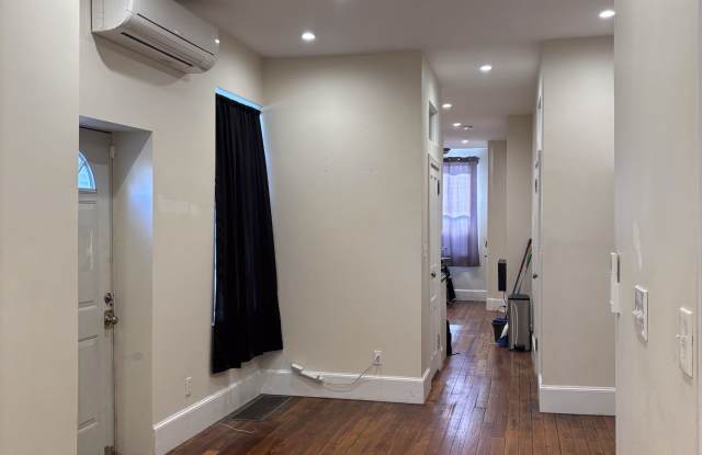 997 North Marshall Street Gallery 1