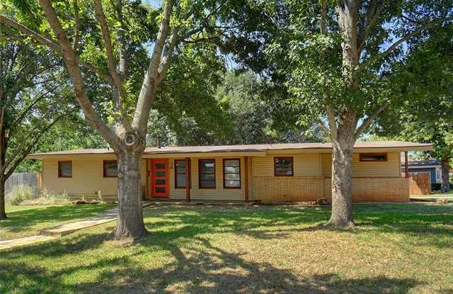 3900 Sanguinet Street - 3900 Sanguinet Street, Fort Worth, TX 76107