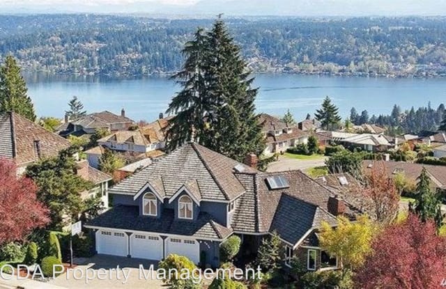 4634 175TH AVE SE - 4634 175th Avenue Southeast, Bellevue, WA 98006