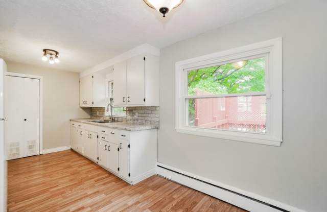 425 Illinois Avenue North Gallery 4